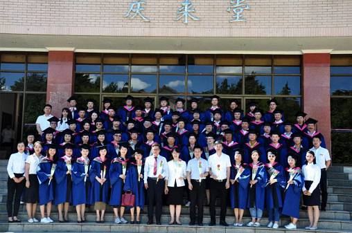 博海國濟商學(xué)院云南分院云南大學(xué)總裁24、25班結業(yè)典禮圓滿(mǎn)結束！22.jpg